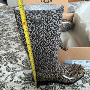 UGG NEW IN BOX Women’s Shaye Leopard Tall Rain Boots
